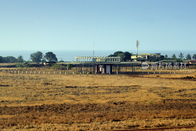 科纳克里国际机场- VOR / DME信标天线，几内亚